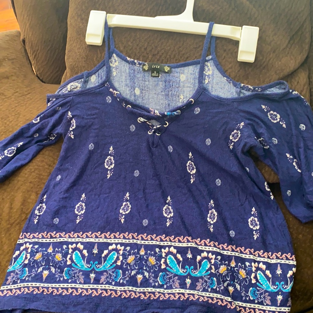 Open shoulder top